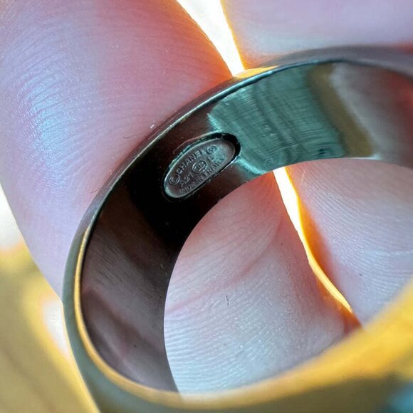 Chanel A21 Crystal CC Square Ring Black Enamel Size 5.5 - Picture 7 of 7